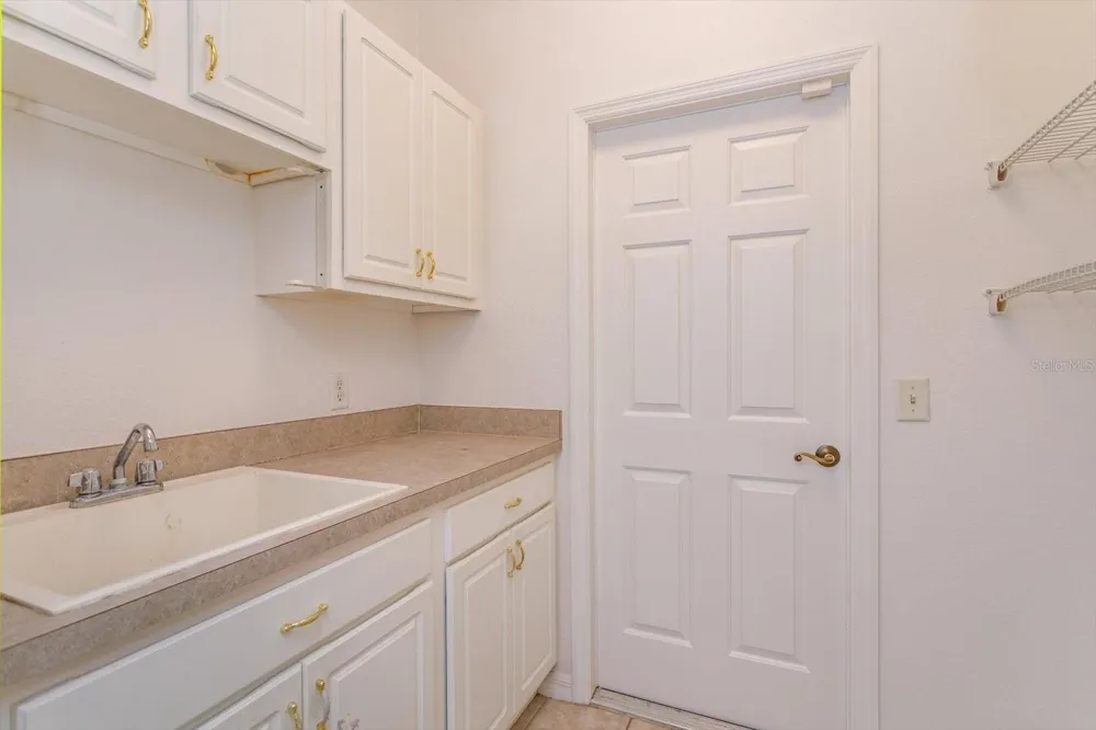 931 VINDALE ROAD Tavares, FL 32778