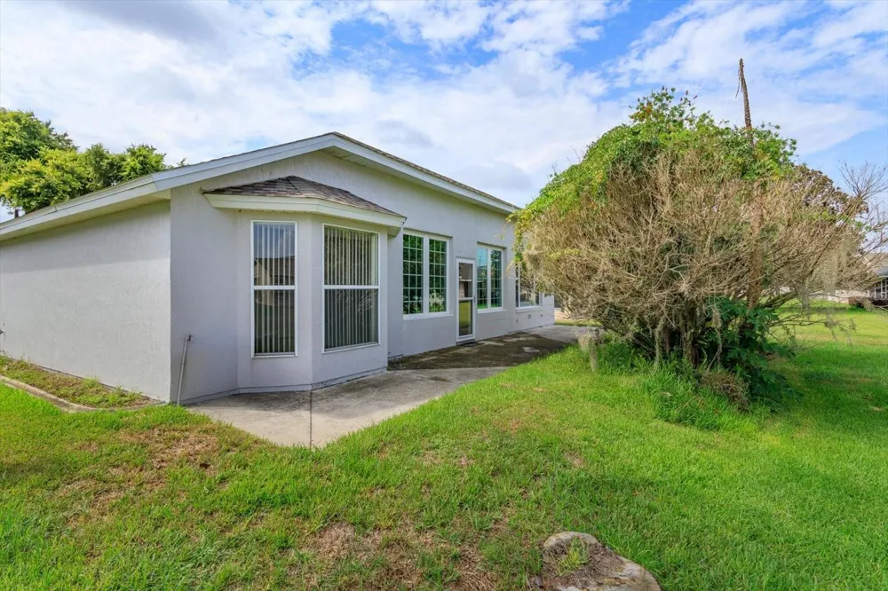 931 VINDALE ROAD Tavares, FL 32778