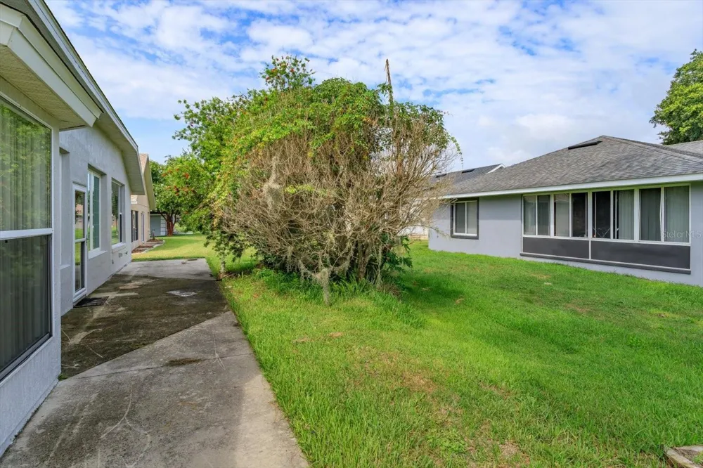 931 VINDALE ROAD Tavares, FL 32778