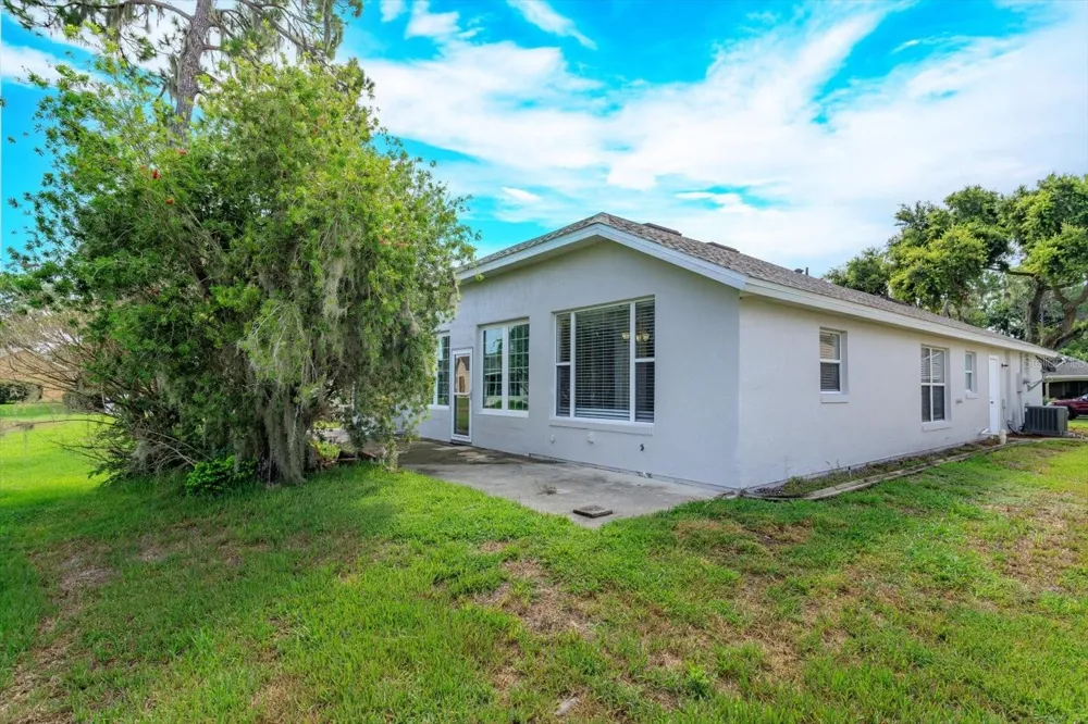931 VINDALE ROAD Tavares, FL 32778
