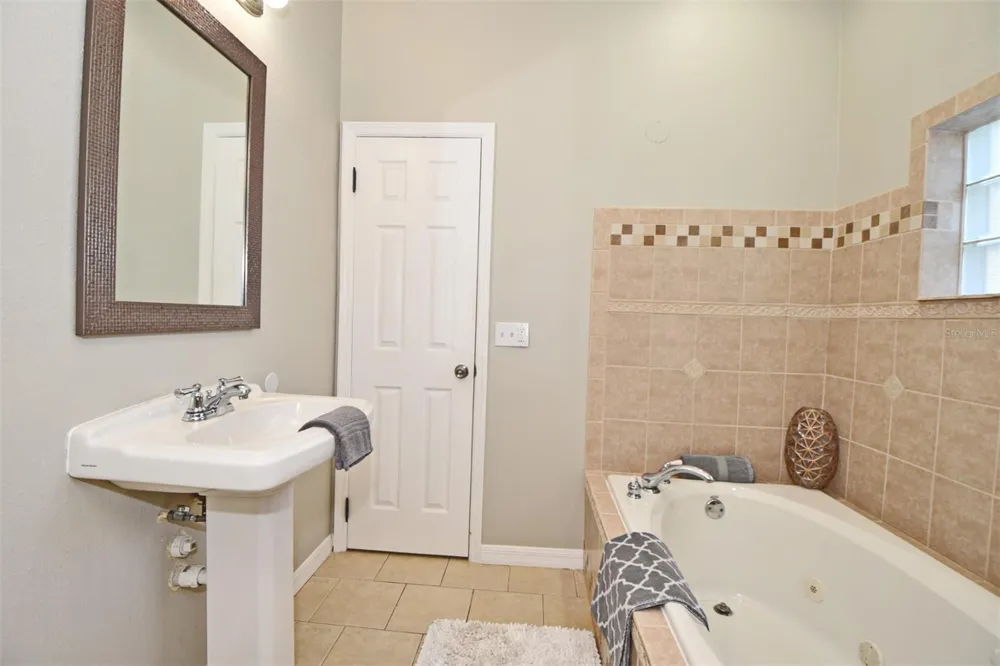 1792 PAM CIRCLE Belle Isle, FL 32809