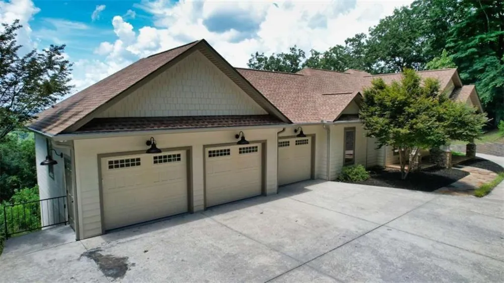 271 Highlands Dr Clarkesville, GA 30523