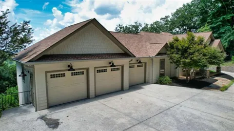 271 Highlands Dr