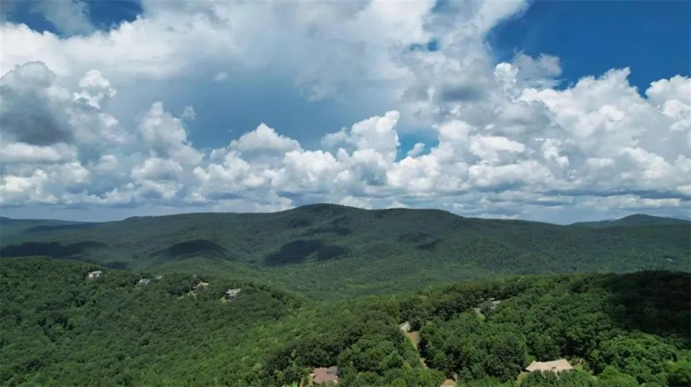 271 Highlands Dr Clarkesville, GA 30523