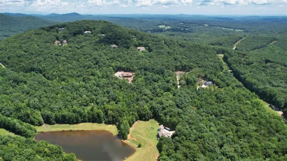 271 Highlands Dr Clarkesville, GA 30523