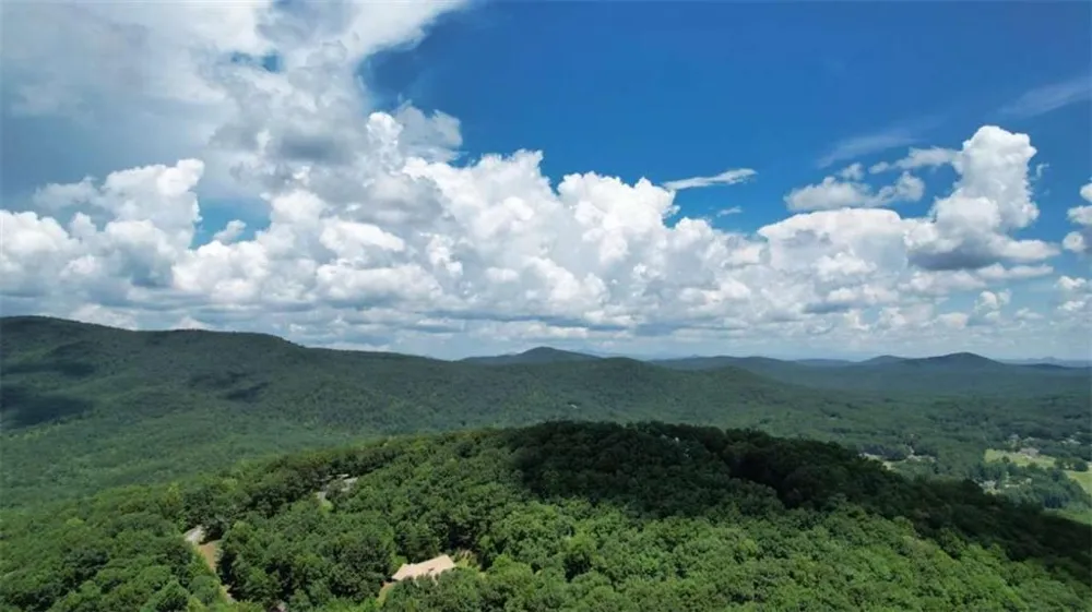 271 Highlands Dr Clarkesville, GA 30523