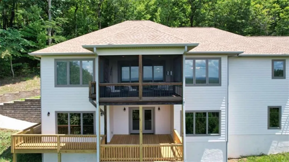 271 Highlands Dr Clarkesville, GA 30523