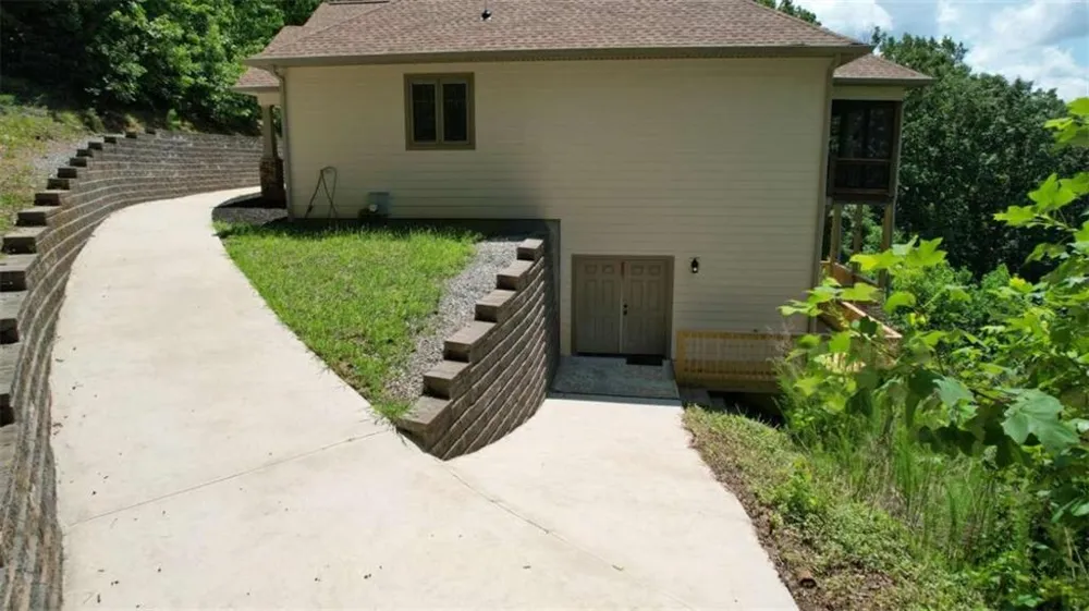 271 Highlands Dr Clarkesville, GA 30523