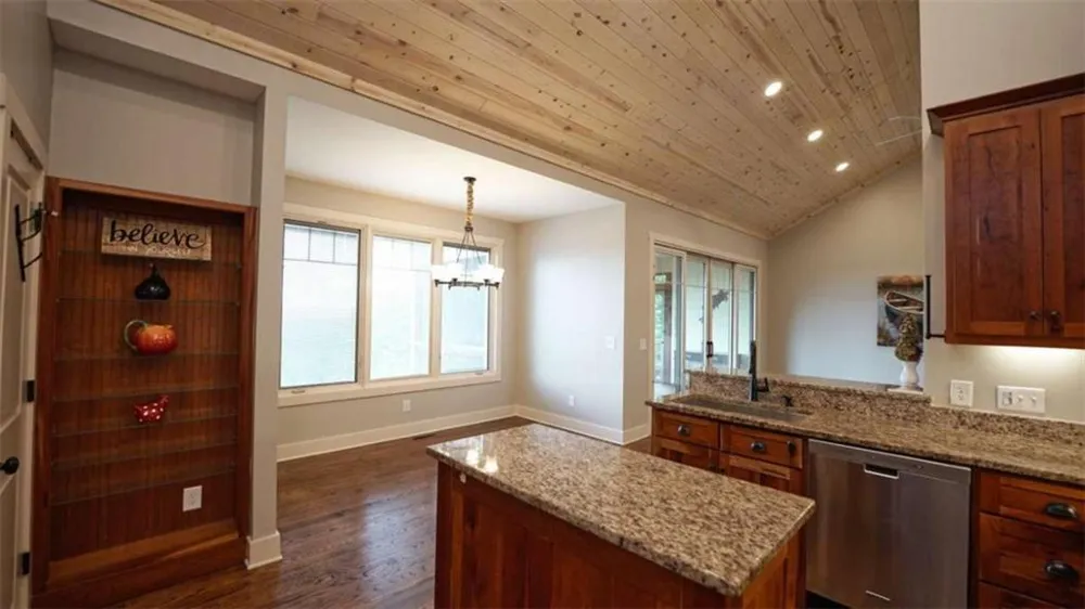 271 Highlands Dr Clarkesville, GA 30523