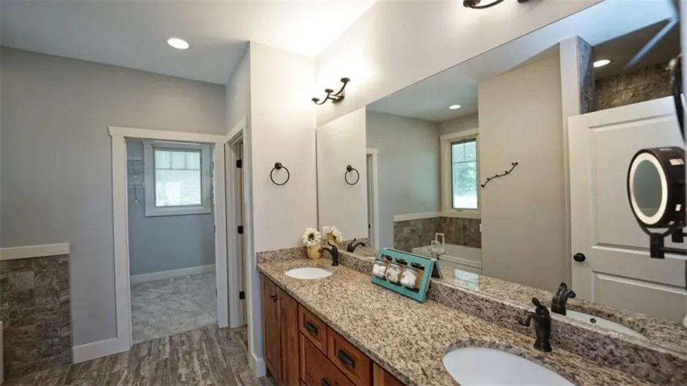 271 Highlands Dr Clarkesville, GA 30523