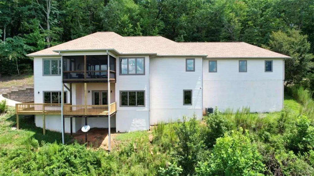 271 Highlands Dr Clarkesville, GA 30523