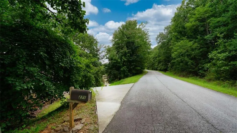 271 Highlands Dr Clarkesville, GA 30523