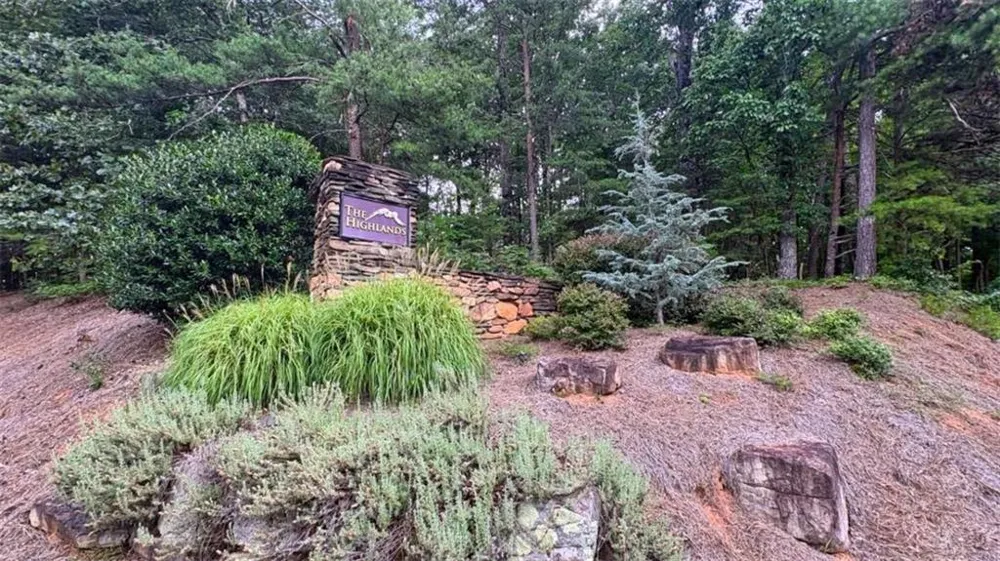 271 Highlands Dr Clarkesville, GA 30523