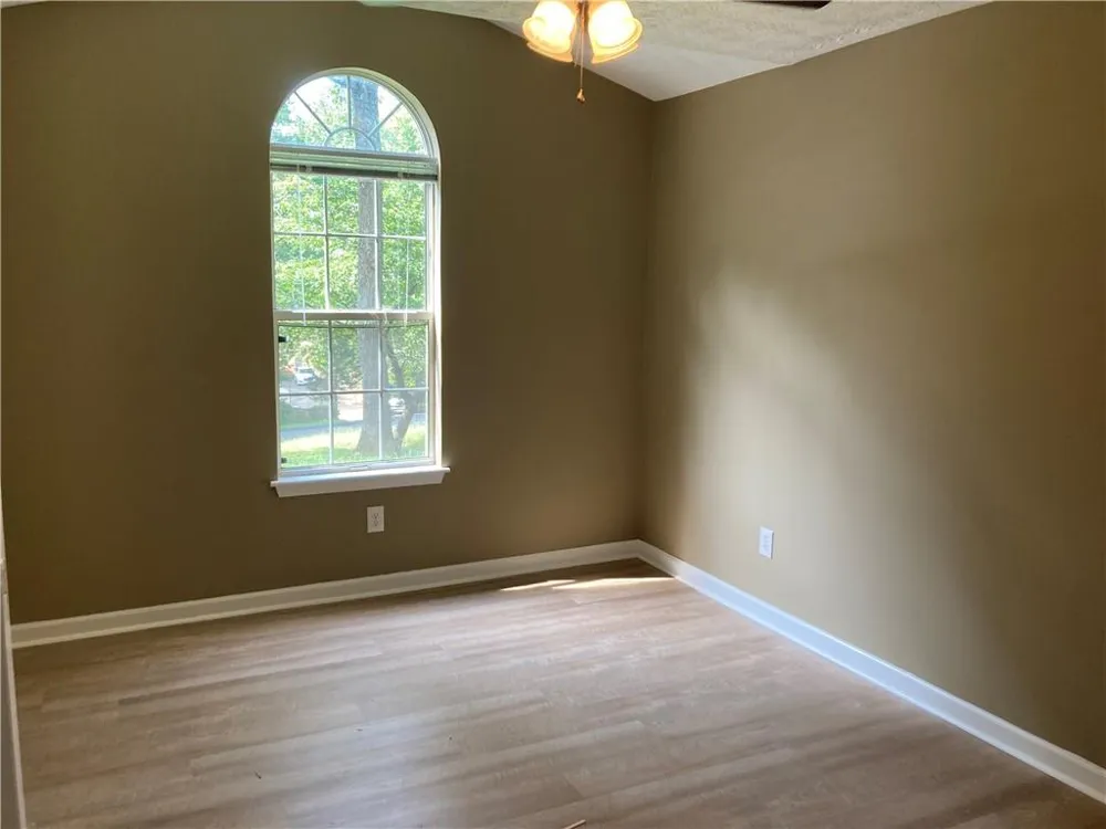 6110 Lakeside Court Gainesville, GA 30506