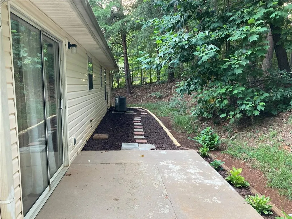 6110 Lakeside Court Gainesville, GA 30506
