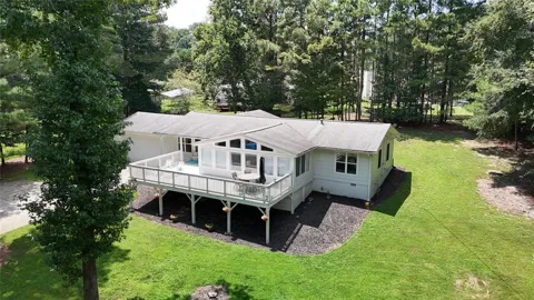 935 Pine Circle