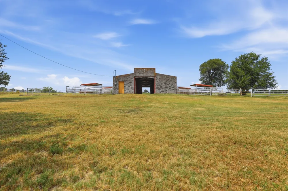 2480 Bob White Drive Granbury, TX 76049