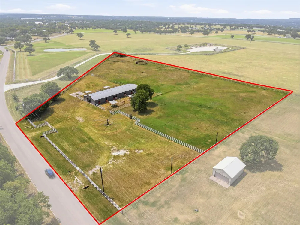 2480 Bob White Drive Granbury, TX 76049