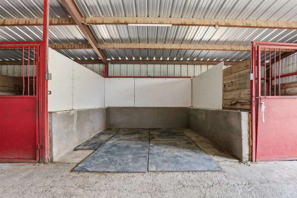 2480 Bob White Drive Granbury, TX 76049
