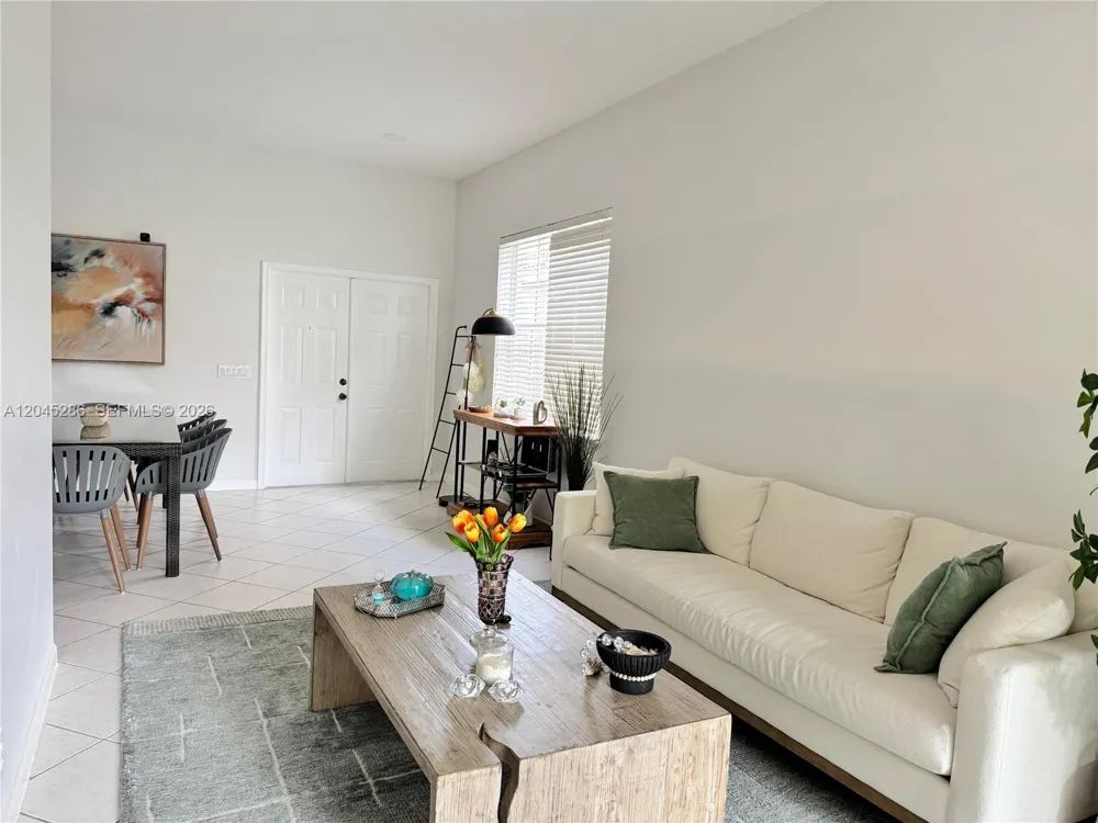 1074 Bluewood Ter #0 Weston, FL 33327
