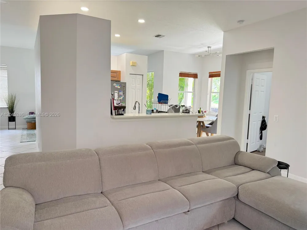 1074 Bluewood Ter #0 Weston, FL 33327