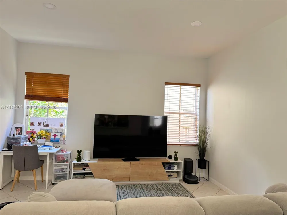 1074 Bluewood Ter #0 Weston, FL 33327