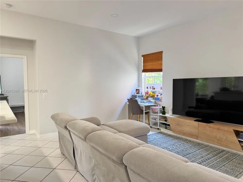 1074 Bluewood Ter #0 Weston, FL 33327