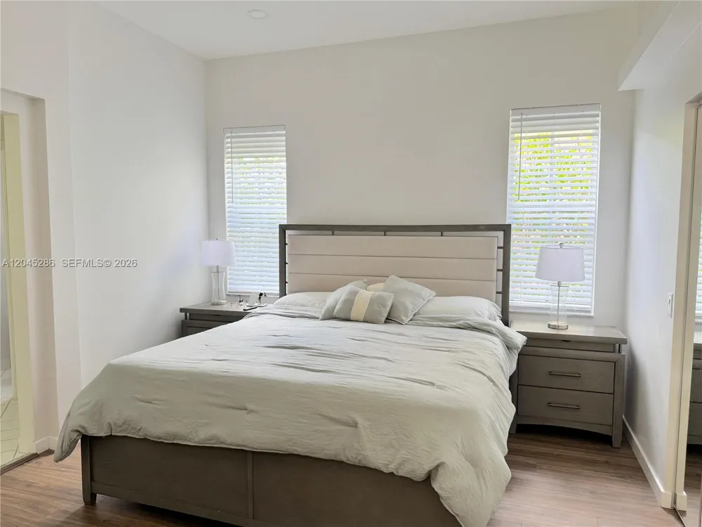 1074 Bluewood Ter #0 Weston, FL 33327