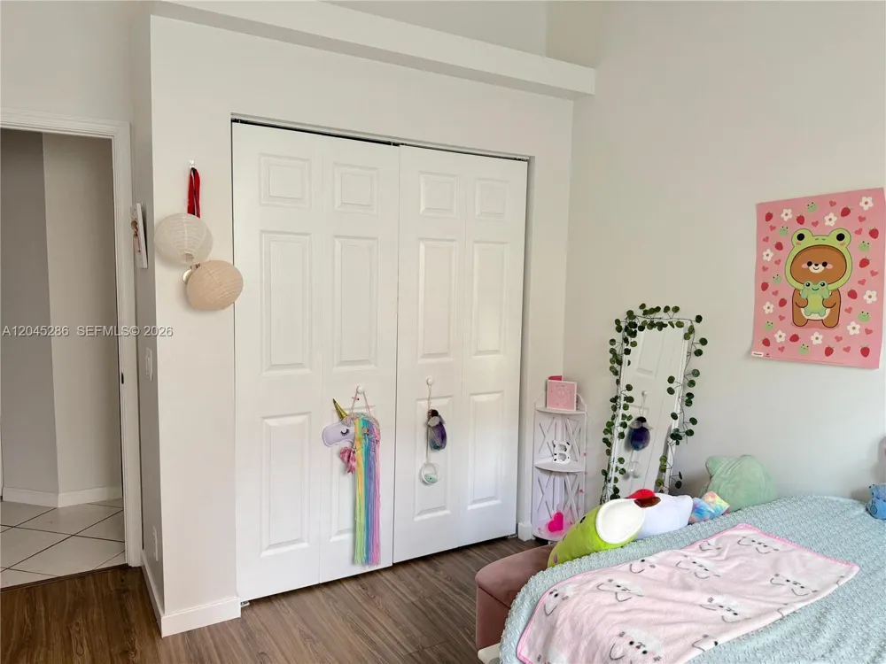 1074 Bluewood Ter #0 Weston, FL 33327