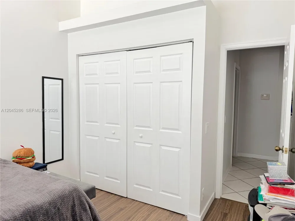 1074 Bluewood Ter #0 Weston, FL 33327