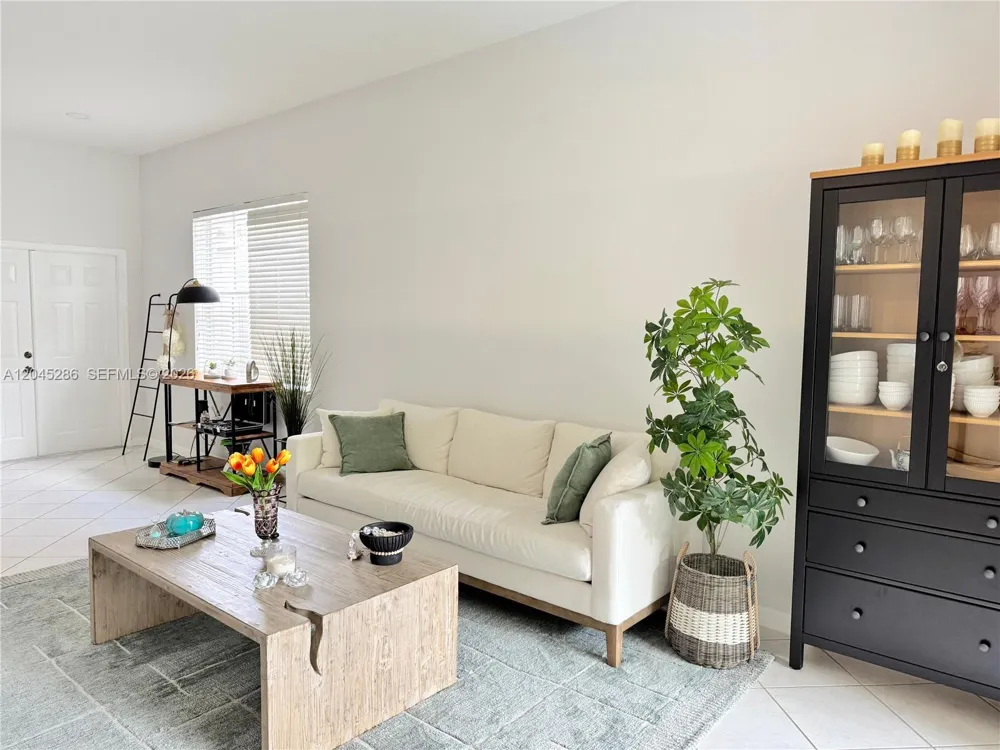 1074 Bluewood Ter #0 Weston, FL 33327