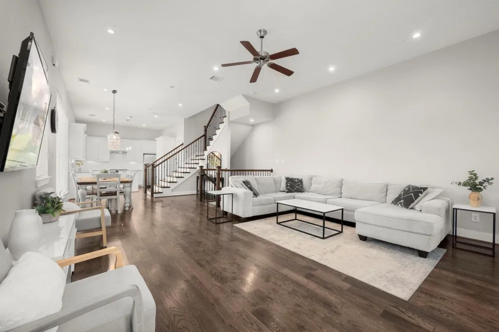 1041 W 17th Street Houston, TX 77008