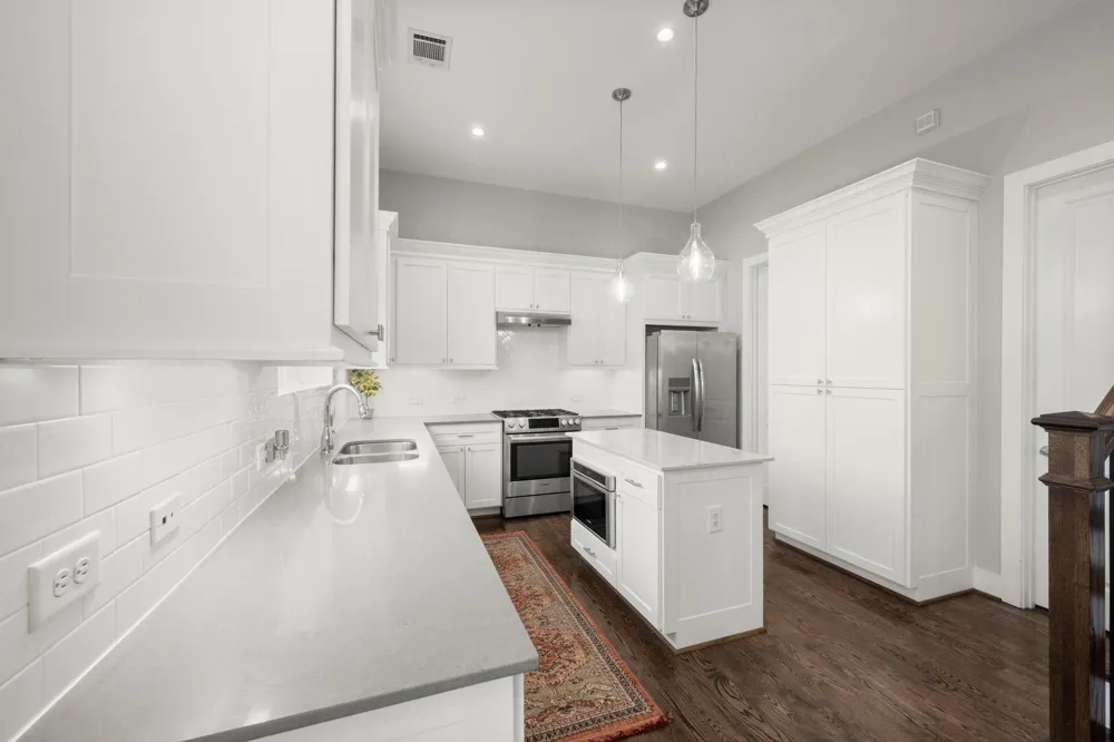 1041 W 17th Street Houston, TX 77008