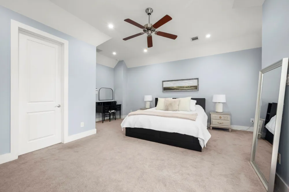1041 W 17th Street Houston, TX 77008