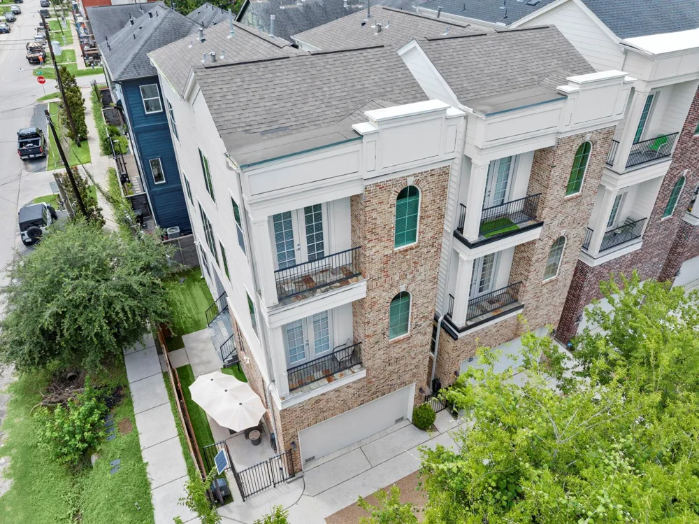 1041 W 17th Street Houston, TX 77008