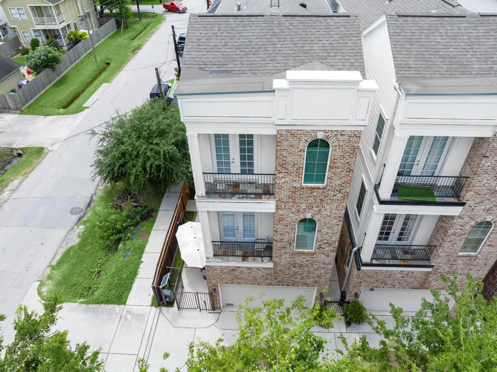 1041 W 17th Street Houston, TX 77008