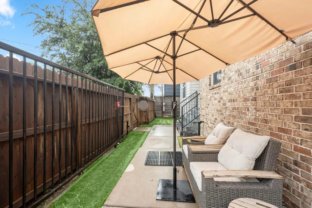 1041 W 17th Street Houston, TX 77008