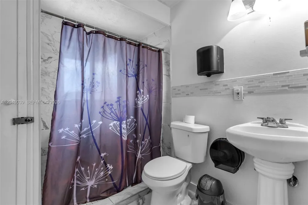 20630 NW 37th Ct Miami Gardens, FL 33055