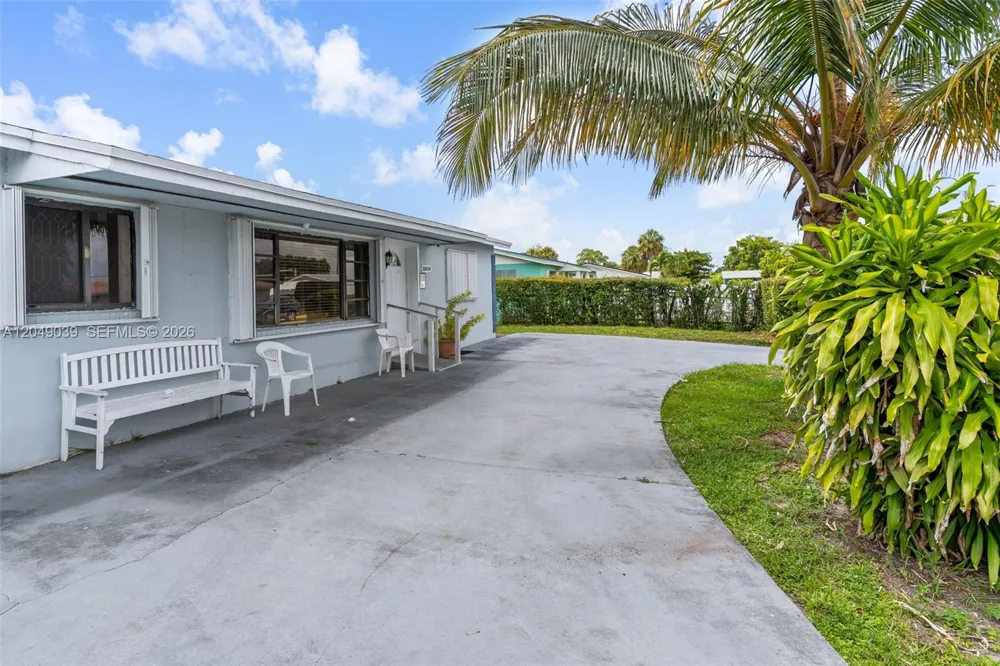20630 NW 37th Ct Miami Gardens, FL 33055