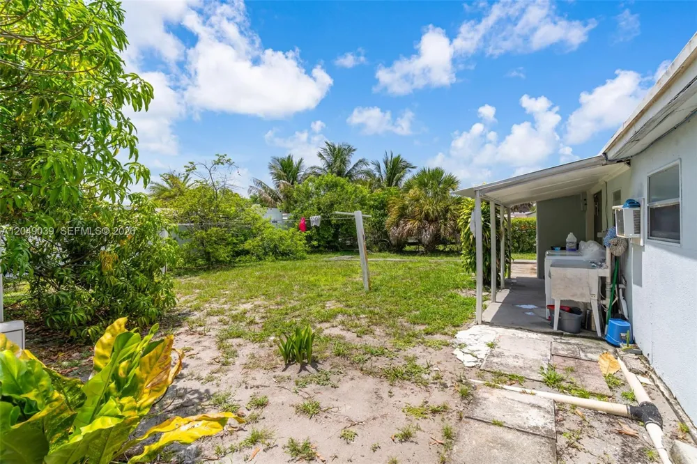 20630 NW 37th Ct Miami Gardens, FL 33055