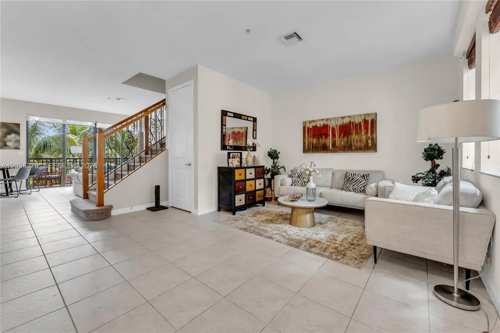 2925 NW 126th Ave #306-1 Sunrise, FL 33323