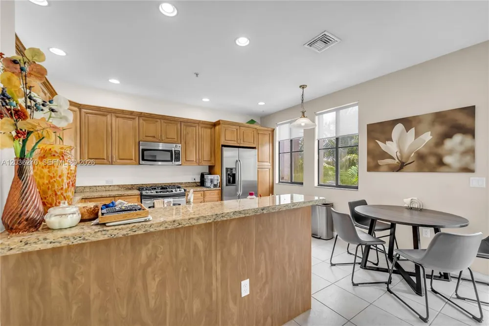 2925 NW 126th Ave #306-1 Sunrise, FL 33323