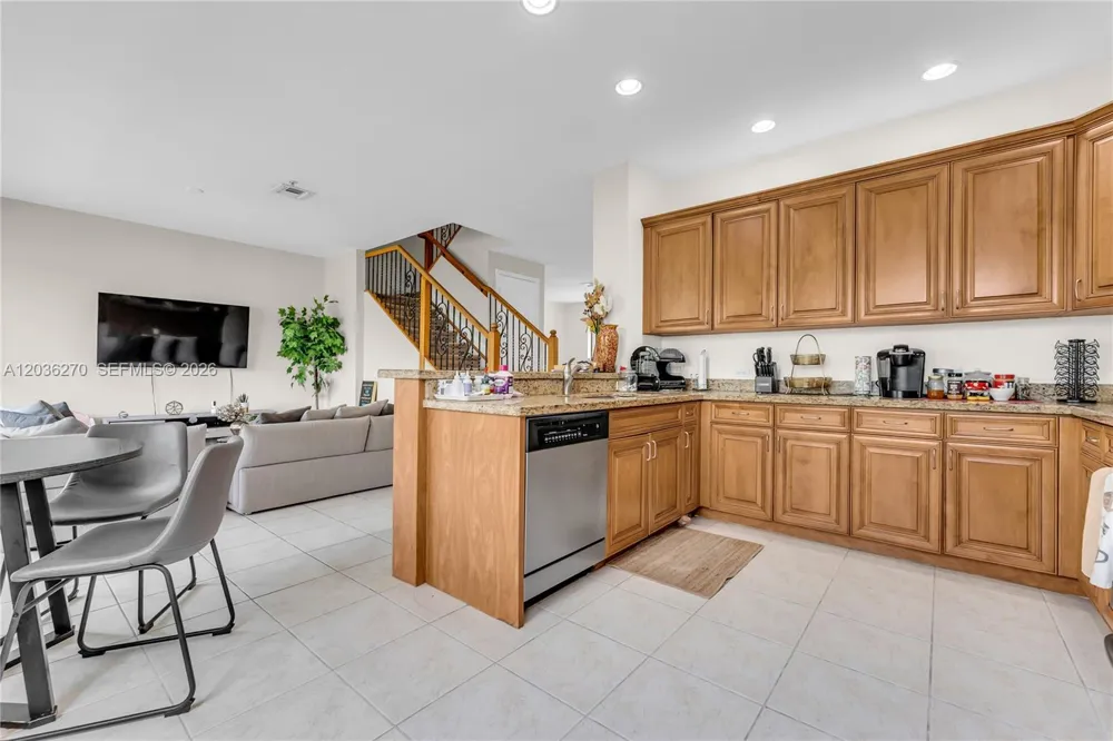 2925 NW 126th Ave #306-1 Sunrise, FL 33323