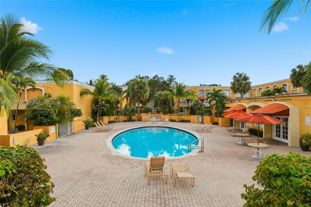 17901 NW 68th Ave #R206 Hialeah, FL 33015