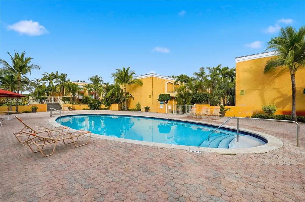 17901 NW 68th Ave #R206 Hialeah, FL 33015
