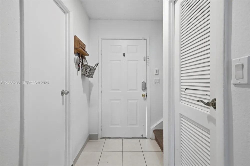 17901 NW 68th Ave #R206 Hialeah, FL 33015