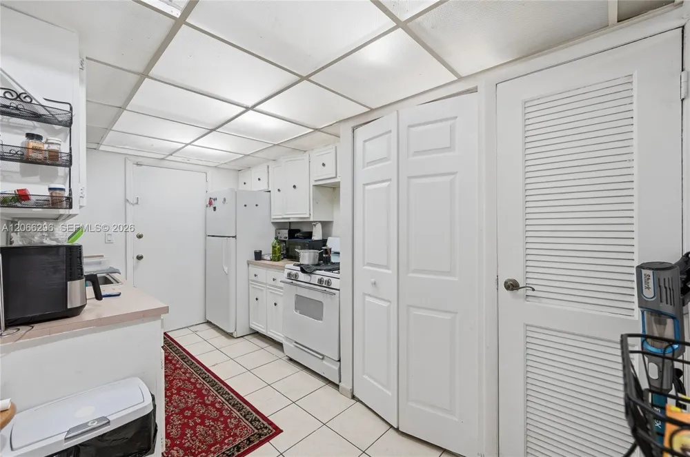 17901 NW 68th Ave #R206 Hialeah, FL 33015