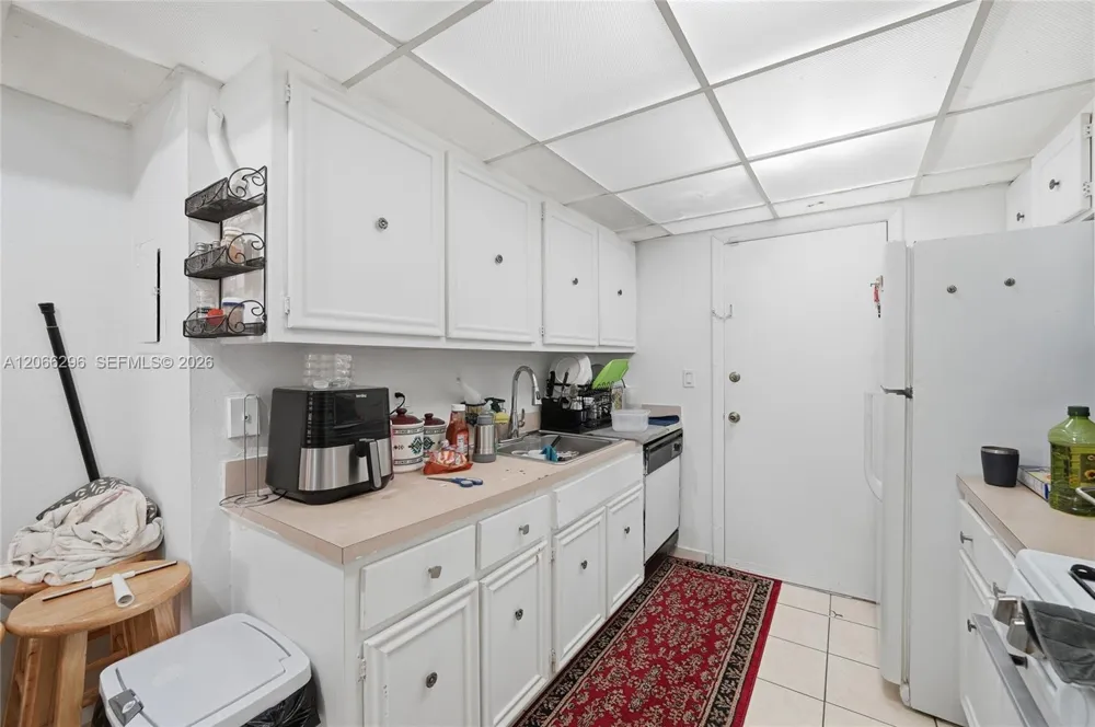 17901 NW 68th Ave #R206 Hialeah, FL 33015
