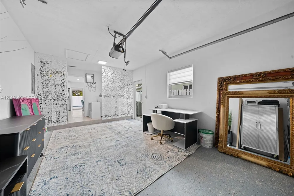 208 SE 4th Ter Dania Beach, FL 33004