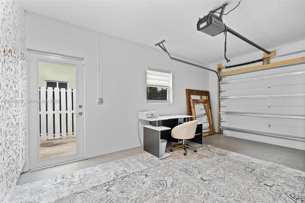 208 SE 4th Ter Dania Beach, FL 33004